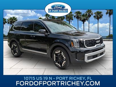 Used 2025 Kia Telluride EX w/ EX Captain's Chair Package