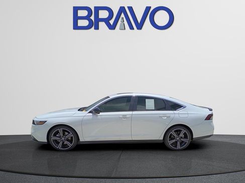 Used 2025 Honda Accord Sport image 9