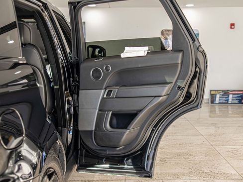 Used 2019 Land Rover Range Rover Sport HSE image 39