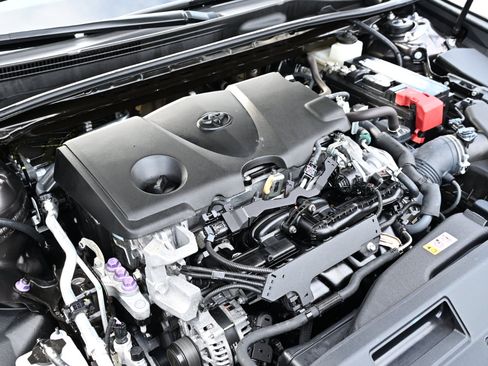 Used 2018 Toyota Camry XLE image 50