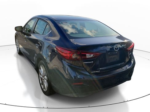 Used 2017 MAZDA MAZDA3 Touring FWD image 4