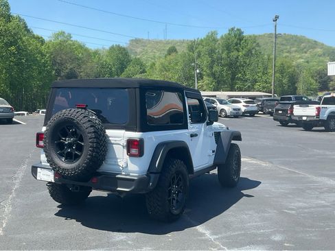 Used 2024 Jeep Wrangler Sport AWD/4WD image 5