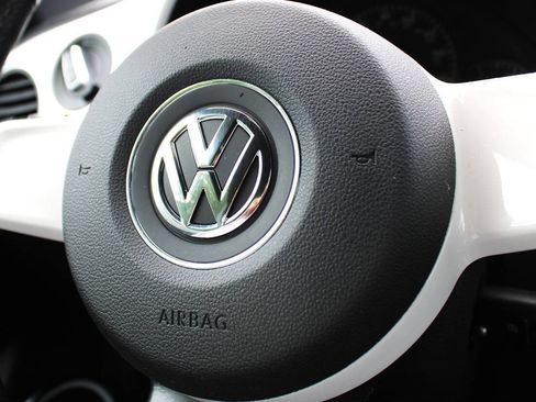 Used 2012 Volkswagen Beetle 2.5 FWD image 21