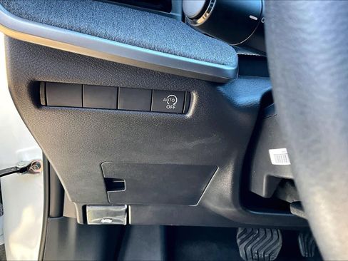 New 2026 Nissan Kicks S image 15