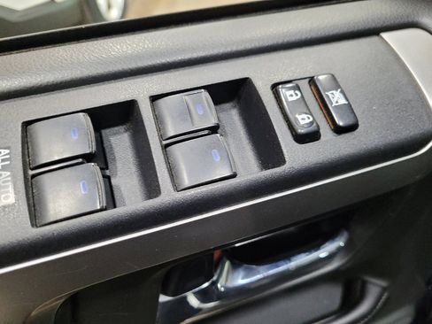 Used 2017 Toyota 4Runner SR5 AWD/4WD image 27