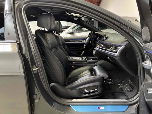 Used 2022 BMW 740i 740i - DRIVING ASSISTANCE PROF w/ M Sport Package image 42