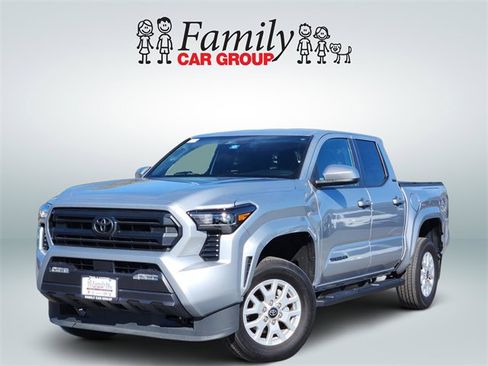 Certified 2024 Toyota Tacoma SR5 image 1