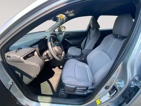 Used 2024 Toyota Corolla Cross AWD Hybrid image 9