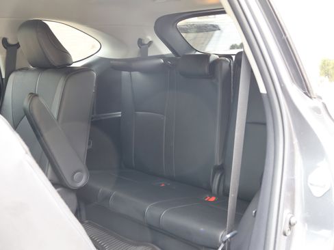 Used 2025 Toyota Highlander Limited AWD/4WD image 18