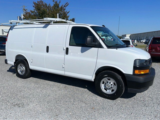 Used 2025 Chevrolet Express 2500 w/ Driver Convenience Package RWD image 6