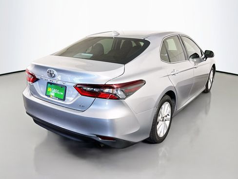Used 2024 Toyota Camry LE w/ Convenience Package image 10