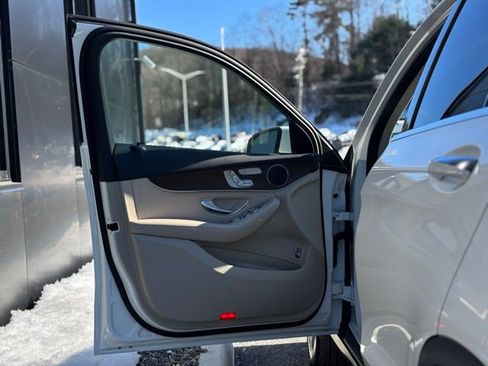 Certified 2022 Mercedes-Benz GLC 300 4MATIC image 18