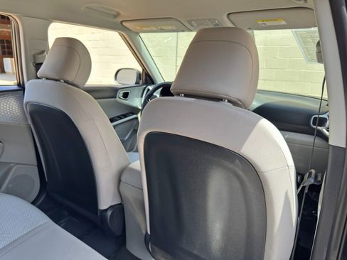Used 2021 Kia Soul LX image 28