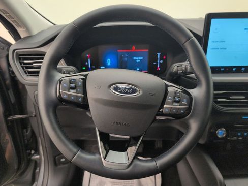 Used 2025 Ford Escape SE image 35