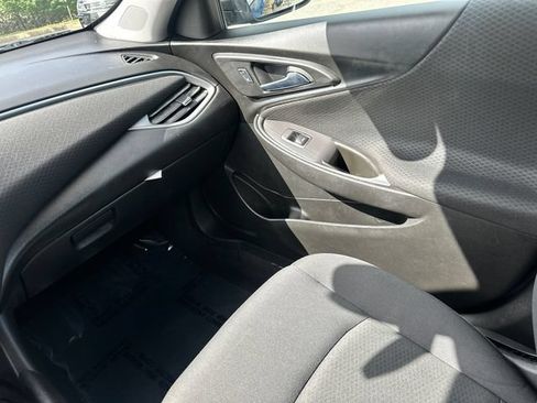 Used 2017 Chevrolet Malibu LS FWD image 19