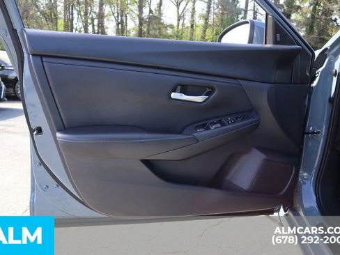 Used 2024 Nissan Sentra SV image 11