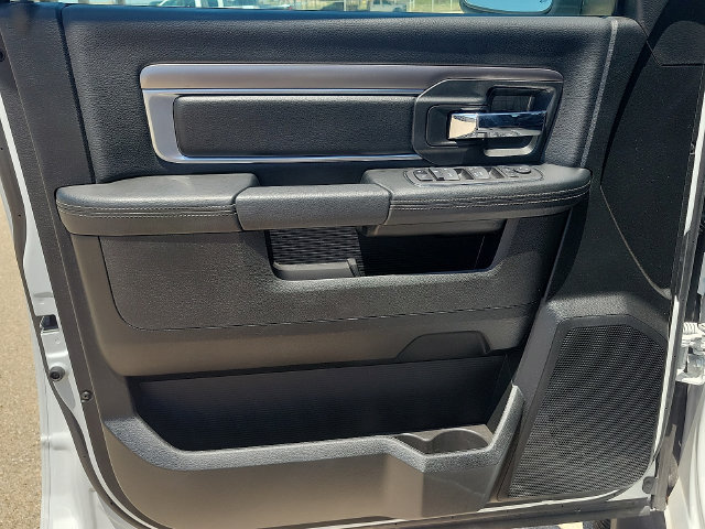 Used 2024 RAM 1500 Warlock AWD/4WD image 11
