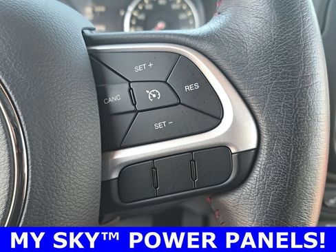 Used 2017 Jeep Renegade Trailhawk w/ Premium Trailhawk Package image 21