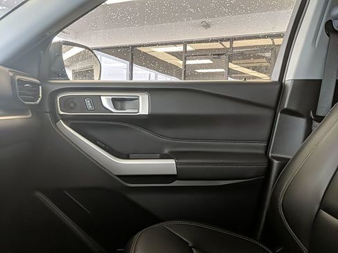 Used 2023 Ford Explorer XLT w/ Equipment Group 202A image 24