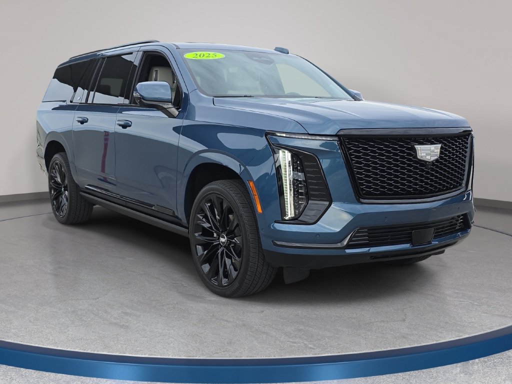 Used 2025 Cadillac Escalade ESV Sport Platinum w/ LPO, ONYX Package AWD/4WD image 4