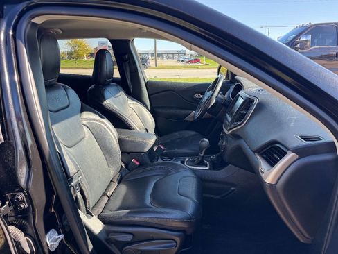 Used 2017 Jeep Cherokee Limited image 14
