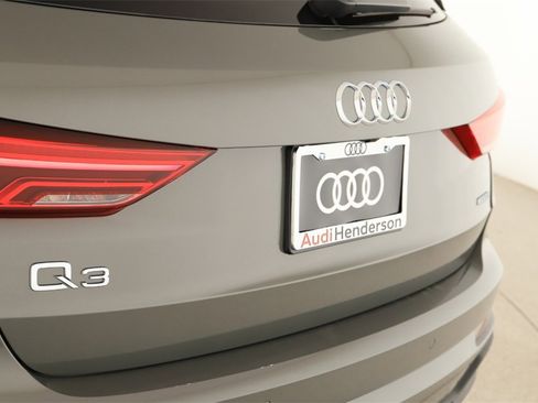 New 2025 Audi Q3 2.0T Premium image 30