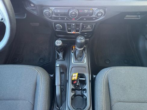 Used 2025 Jeep Wrangler Sport image 11