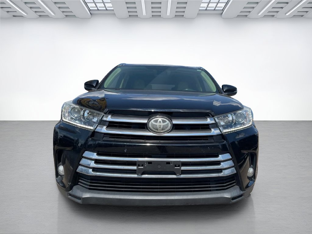 Used 2017 Toyota Highlander Limited FWD image 2