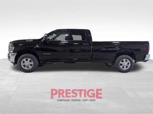 New 2025 RAM 3500 Big Horn AWD/4WD image 9
