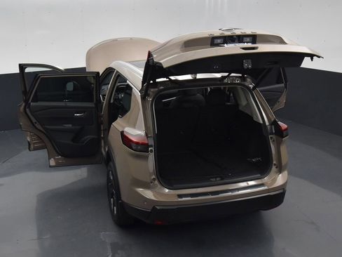 Certified 2025 Nissan Rogue SV w/ SV Premium Package image 43