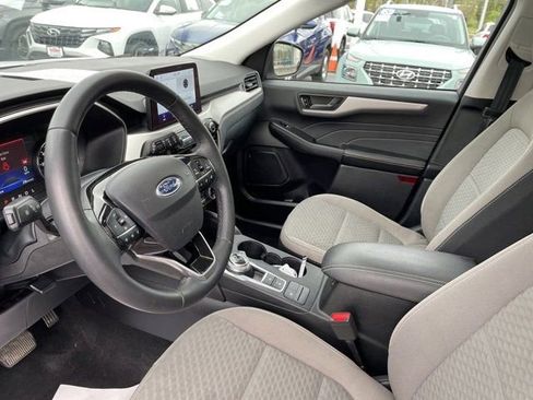 Used 2022 Ford Escape SE w/ SE Sport Appearance Package AWD/4WD image 5