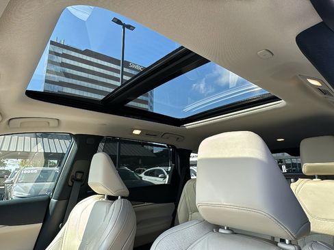 Used 2025 INFINITI QX60 Luxe w/ Vision Package FWD image 15