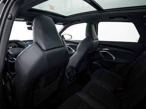 New 2025 Audi SQ5 Premium Plus image 18