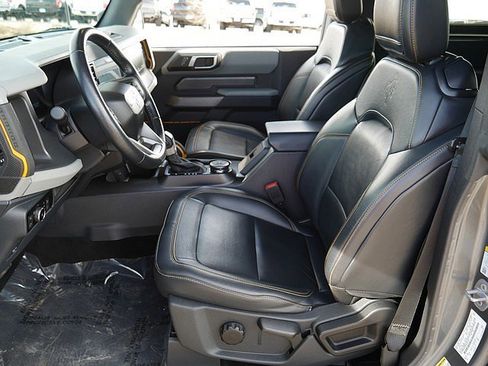 Used 2022 Ford Bronco Badlands image 10