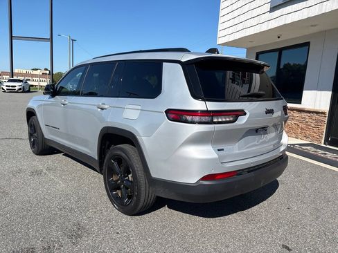 Used 2023 Jeep Grand Cherokee L Laredo RWD image 7