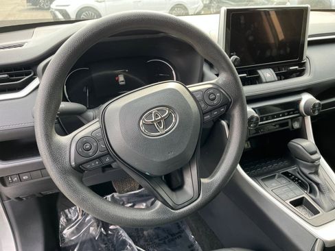 Used 2025 Toyota RAV4 XLE w/ Convenience Package image 29