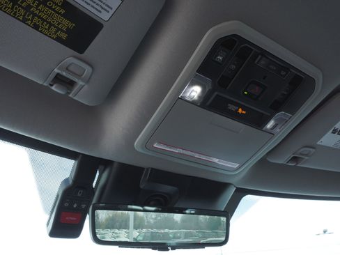 Used 2024 Toyota Tundra Limited image 24