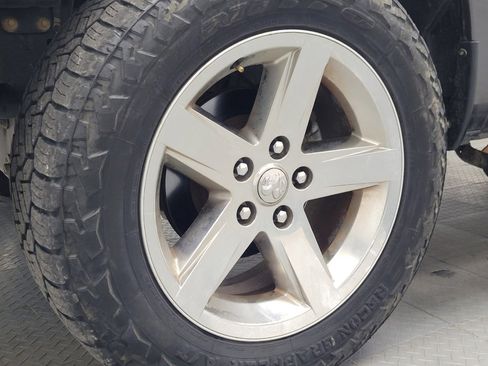 Used 2015 RAM 1500 Express image 31