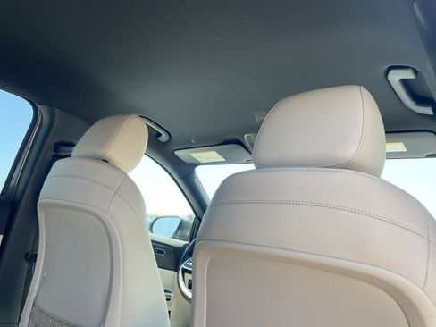 Used 2021 Mercedes-Benz GLA 250 w/ Premium Package image 9
