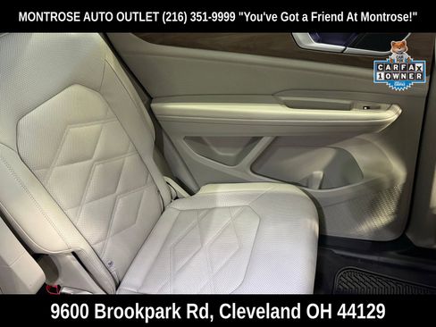 Used 2024 Volkswagen Atlas SE w/ Panoramic Sunroof Package AWD/4WD image 32