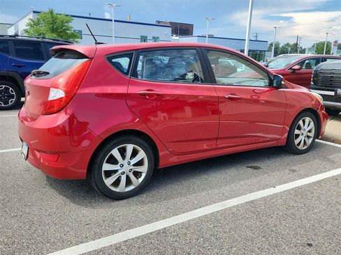 Used 2014 Hyundai Accent SE FWD image 3