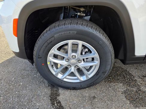 New 2025 Jeep Grand Cherokee Laredo X image 30