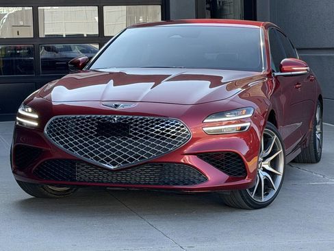 Used 2023 Genesis G70 2.0T image 3