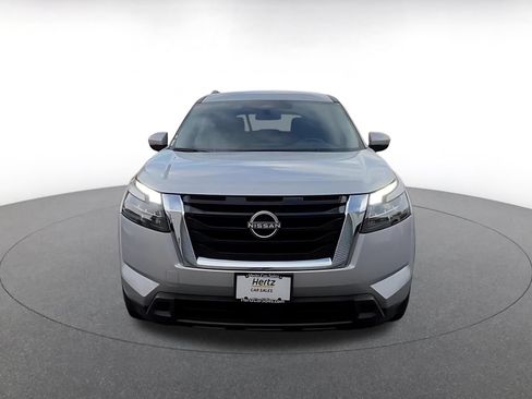 Used 2025 Nissan Pathfinder SV FWD image 4