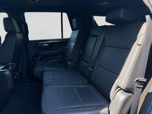 Used 2025 Chevrolet Tahoe Z71 AWD/4WD image 14