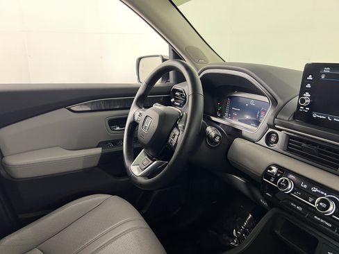 Used 2023 Honda Pilot Elite image 10