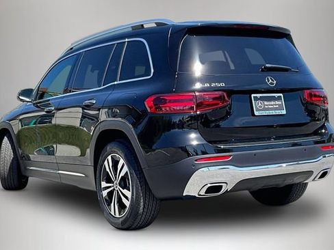 Used 2025 Mercedes-Benz GLB 250 image 4