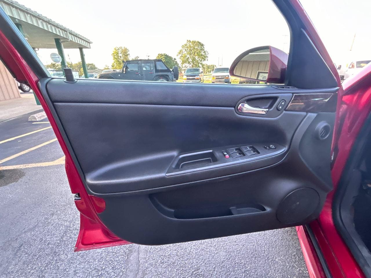Used 2015 Chevrolet Impala LTZ FWD image 14