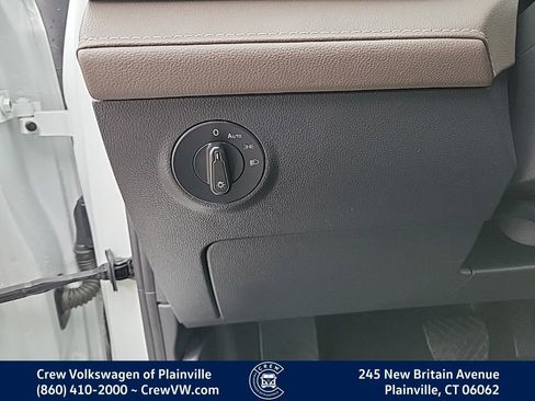 Certified 2022 Volkswagen Taos SEL image 39