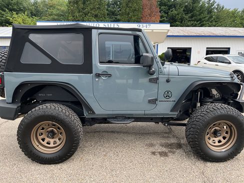 Used 2014 Jeep Wrangler Sport AWD/4WD image 8